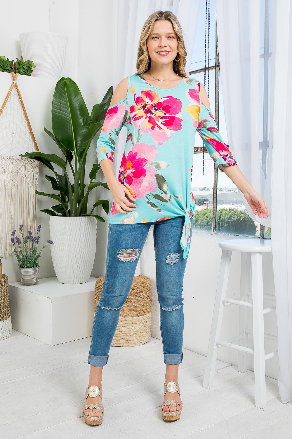 ALLOVER FLORAL COLD SHOULDER TOP