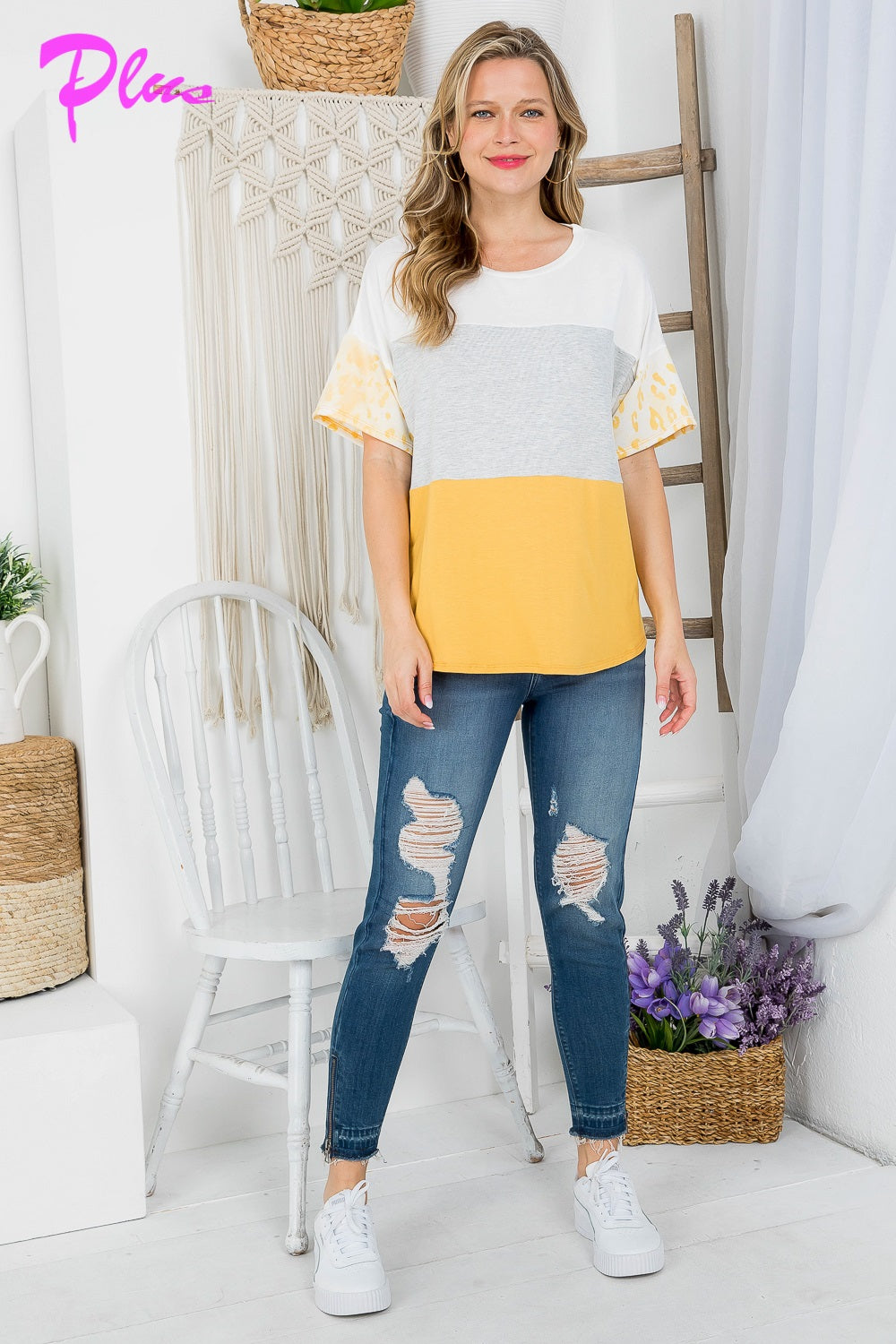 PLUS SOLID ANIMAL COLORBLOCK TOP