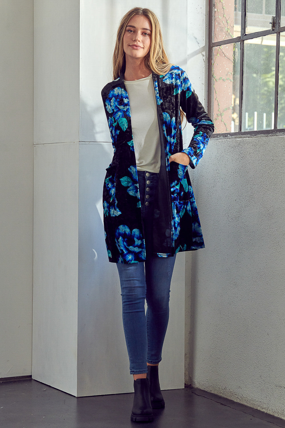 FLORAL VELVET CARDIGAN