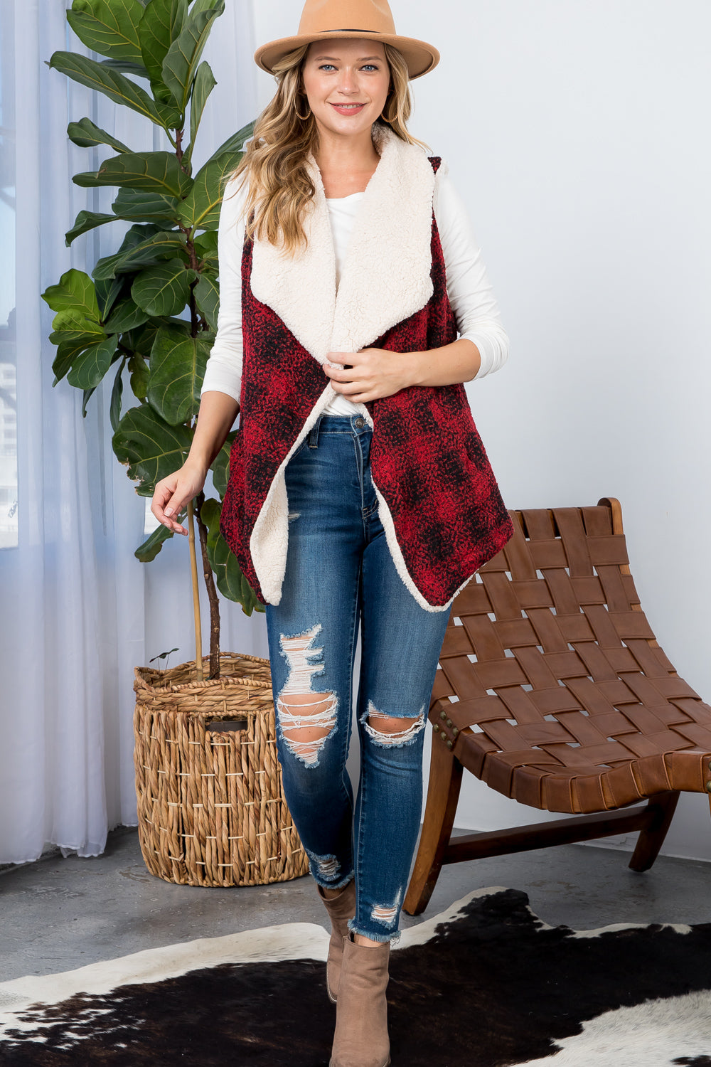 WARM CHECKER PLAID VEST