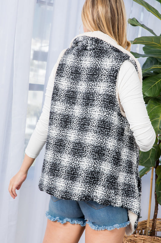 WARM CHECKER PLAID VEST