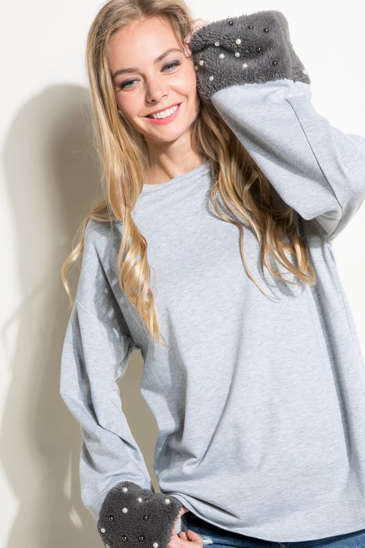 FAUX FUR PEARLS SWEATSHIRT