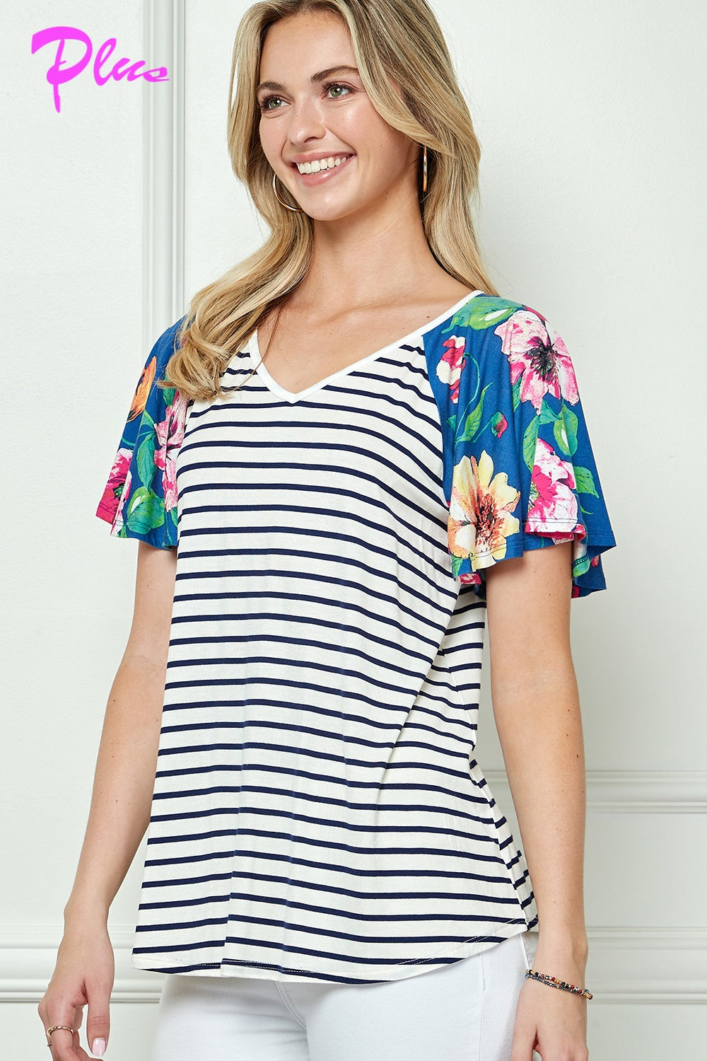 PLUS FLORAL FLARE SLEEVE TOP