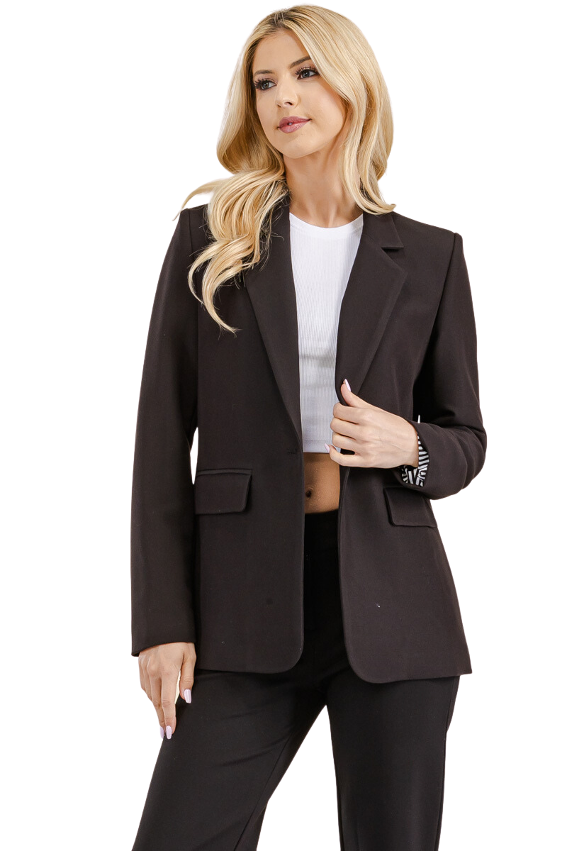 CASUAL JACKET WITH BUTTON CLOSURE AND FLAP POCKETS